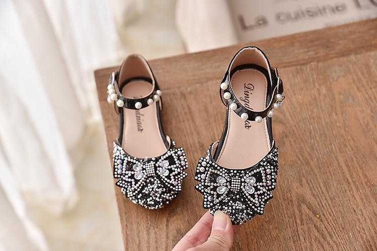 Da ragazza Tacchi Giornaliero Brilla Scarpe di tela Tacchi Lustrini PU Cosplay Ragazzi (7 anni +) Ragazzini (4-7 anni) Matrimonio Feste Regalo Footing Danza Fiocco Perle Fibbia Argento Nero Rosa del 2025 a $29.99 –P17