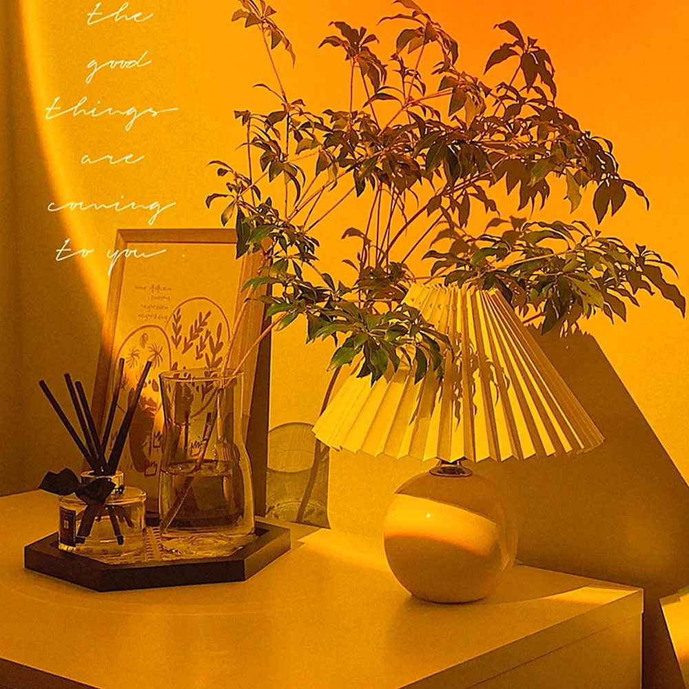 Sunset Lampe Sonnenuntergangs-Projektorlampe, USB-betriebene Regenbogen-Sonnenuntergangs-Atmosphärenlampe, 180 Grad drehbar für Wohnzimmer, Schlafzimmer, Nachttischlampe 2025 - $7.49 –P2