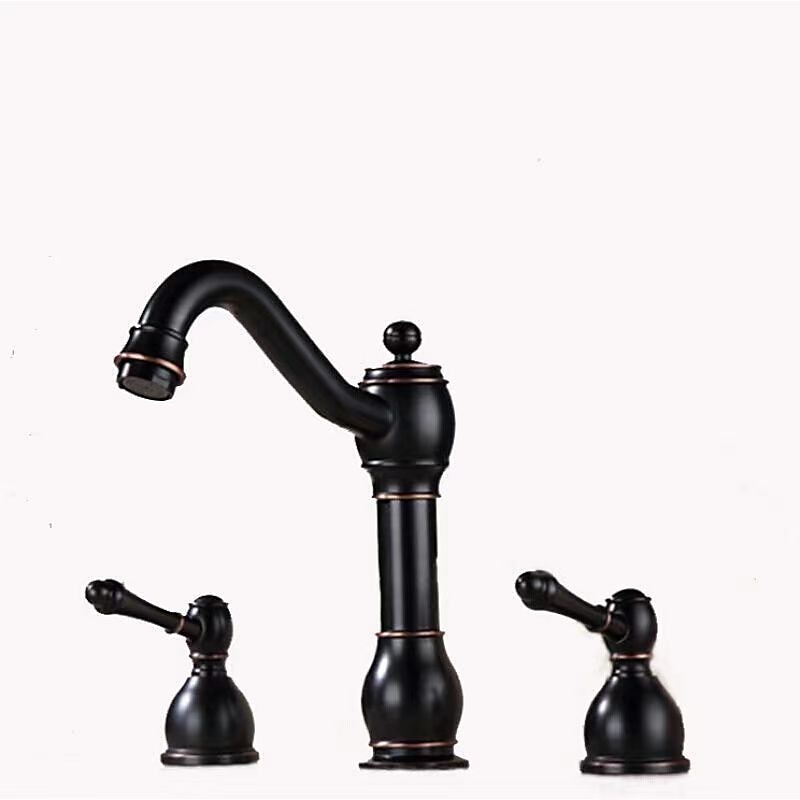 robinet mitigeur de lavabo de salle de bain répandu, laiton pivotant à 360 ° 3 trous 2 poignées robinet de lavabo monté sur le pont, robinet d'eau de lavabo de lavabo avec tuyau chaud et froid de 2025 ? $113.99 –P3