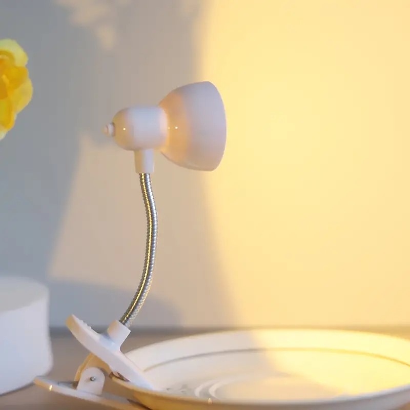 1pc mini abajur de proteção para os olhos abajur de mesa com braçadeira lâmpada de clipe de luz quente brilhante incluindo bateria de 2025 por $4.99 –P1