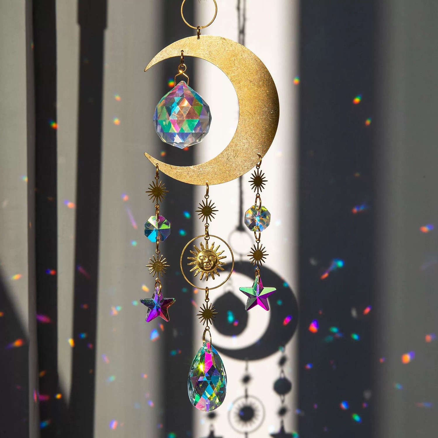 décor d'art mural, lune étoile suncatcher pendentif pendentif en cristal lustre arc-en-ciel créer ornement suspendu tenture murale arbre fenêtre prisme ornement pour chambre bureau à domicile décor de jardin de 2025 ? $18.49 –P1