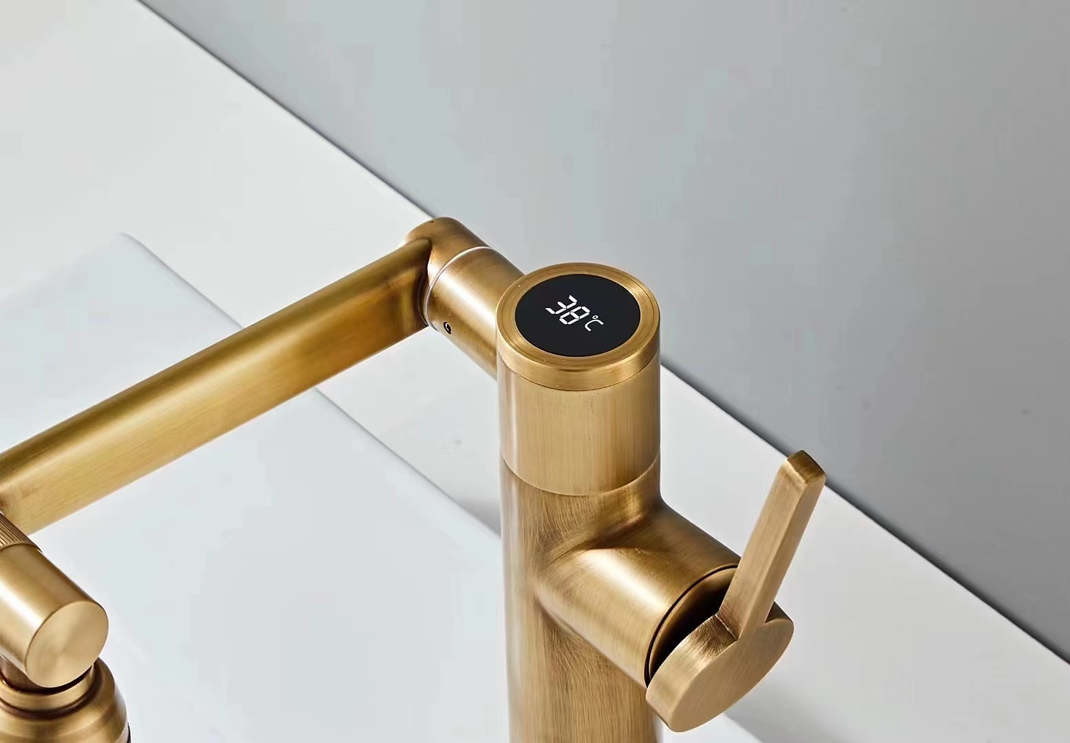 Foldable Bathroom Sink Mixer Faucet LED Displayer, Vintage 360 Swivel Spout Rotatable Wash Basin Tap, Brass Retro Single Handle One Hole with Cold and Hot Water Hose 2025 - $137.99 –P2