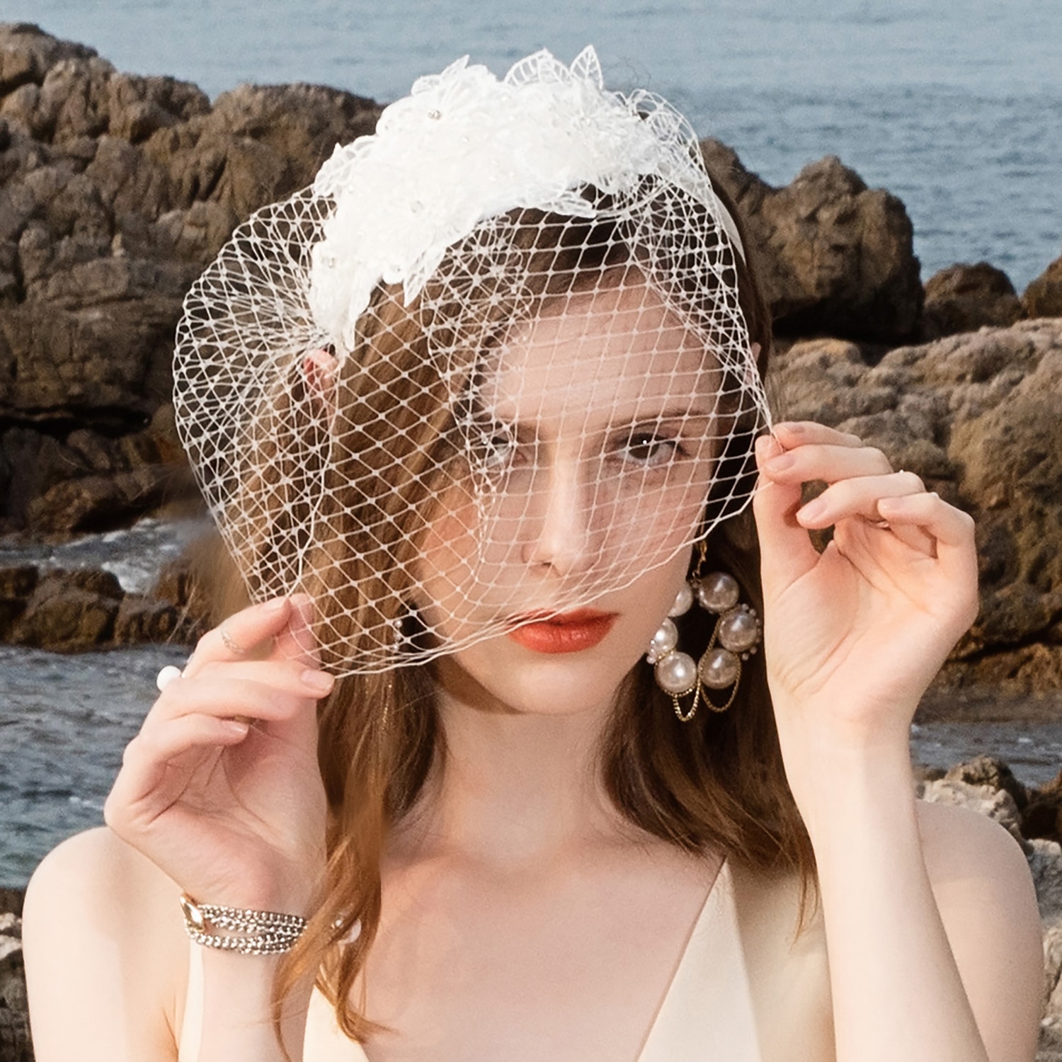 Hoofdbedekking Net Voile Hoed Bruiloft Casual Thee Feest Valentijnsdag Paard Race Retro Romantisch Klassiek Met Tulle Gezicht Voile Hoofdband Hoofdbedekking jurk om indruk te maken Race Dag Jurk 2025 - $26.99 –P11