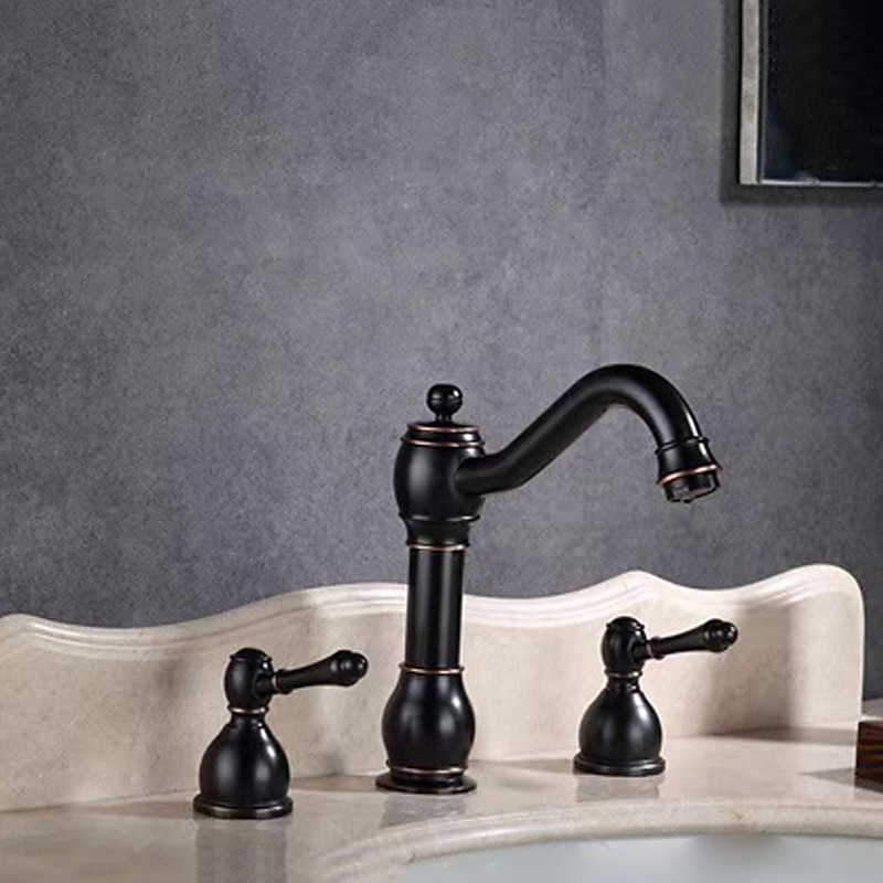 robinet mitigeur de lavabo de salle de bain répandu, laiton pivotant à 360 ° 3 trous 2 poignées robinet de lavabo monté sur le pont, robinet d'eau de lavabo de lavabo avec tuyau chaud et froid de 2025 ? $113.99 –P4