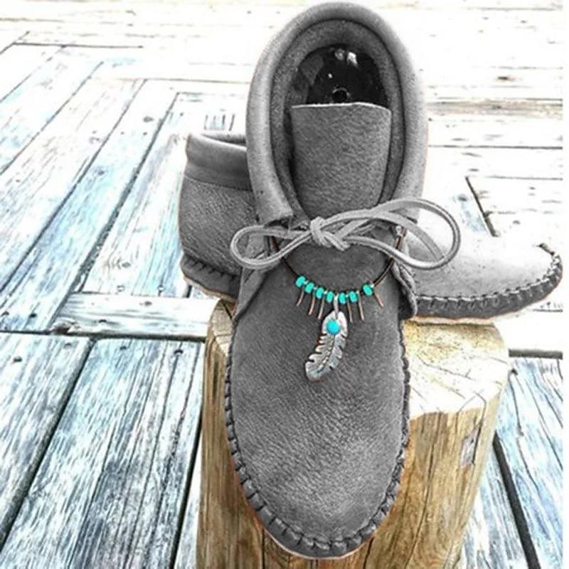 Botas femininas de cano curto mocassim de couro sintético com detalhes de penas e contas, calçados casuais confortáveis para uso ao ar livre e no dia a dia de 2025 por $42.99 –P5