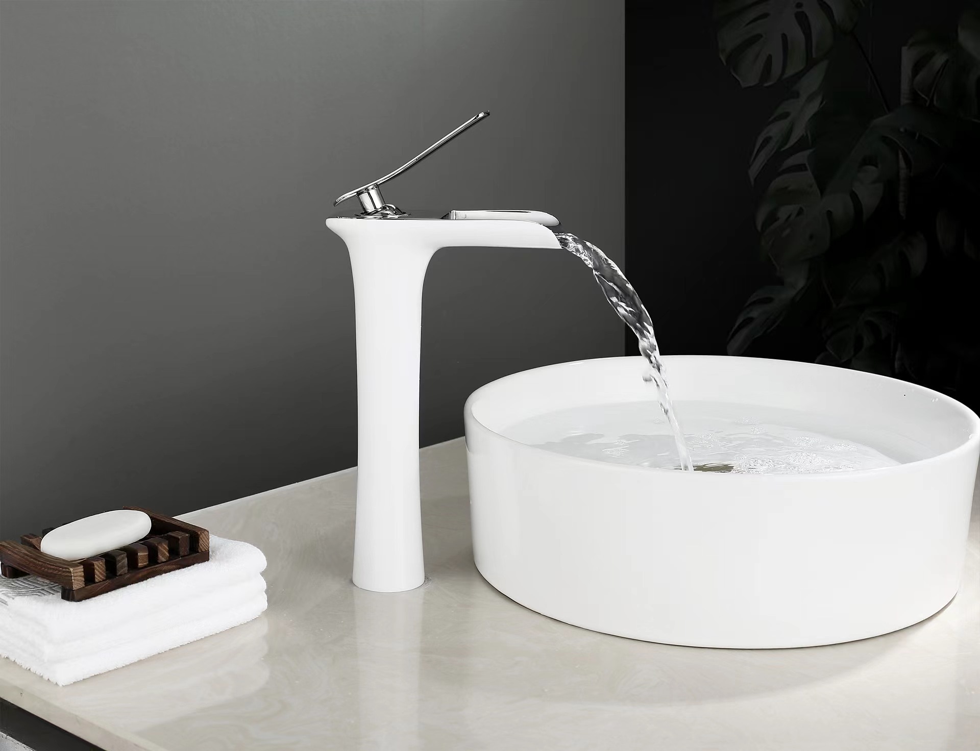 miscelatore lavabo bagno a cascata alto, lavabo monocomando rubinetti lavabo monocomando bagno con tubo acqua calda e fredda monoblocco vaso acqua rubinetto in ottone montato a ponte del 2025 a $113.99 –P7