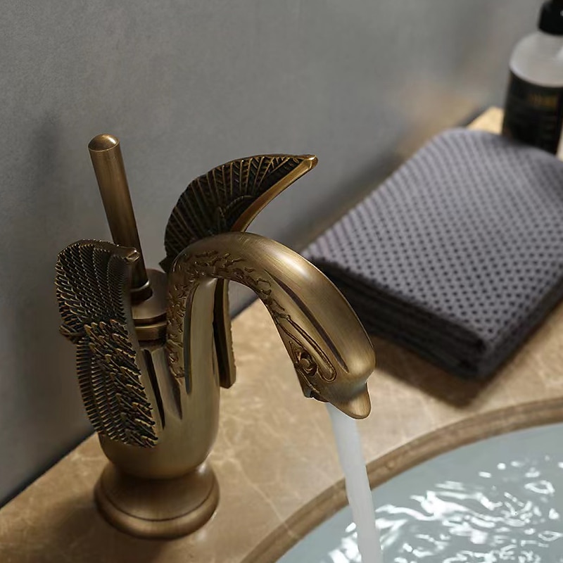 torneira misturadora de pia de banheiro vintage forma de cisne de latão, torneiras de lavatório monobloco alça única um furo montado no convés, mono torneira de vaso de água quente e fria mangueira retrô antigo de 2025 por $121.99 –P8