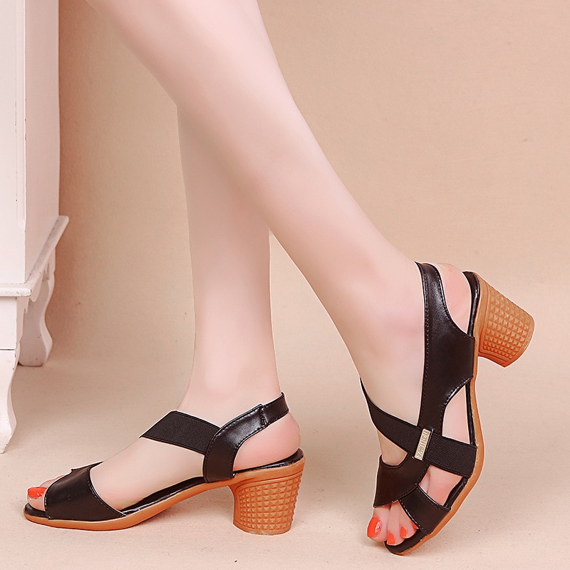 Sandales à talons compensés kaki pour femmes avec brides élastiques et bout ouvert, chaussures d'été confortables pour la marche, le bureau et les tenues décontractées quotidiennes de 2025 ? $29.99 –P2