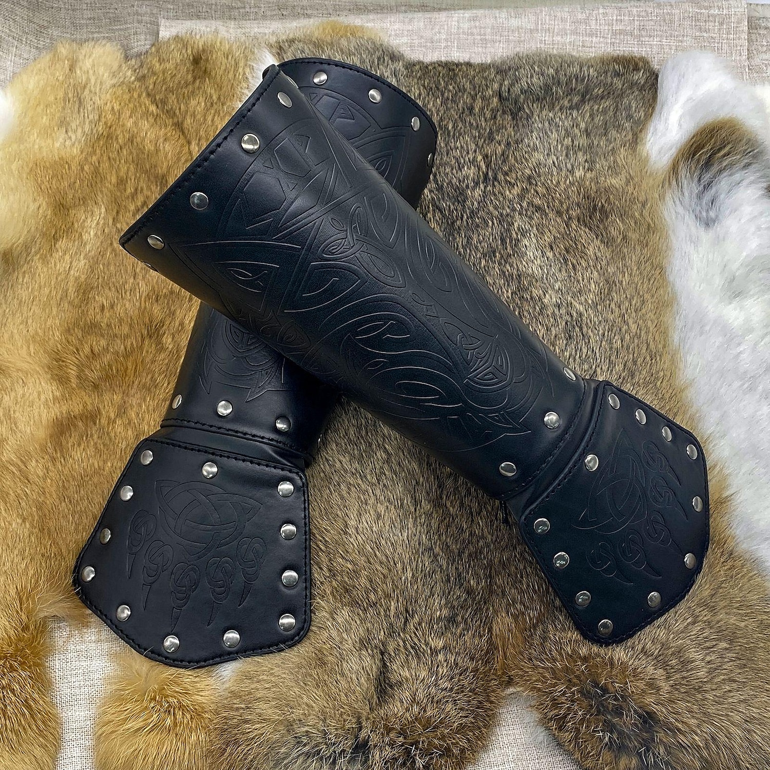 Vintage Punk e gótico Medieval Traje Cosplay Armas e Armaduras Pulseira Guerreiro Cavalheiro Viking Tiro com arco Homens Viking Dia Das Bruxas Baile de Máscaras Espetáculo Palco feira renascentista de 2025 por $23.99 –P18