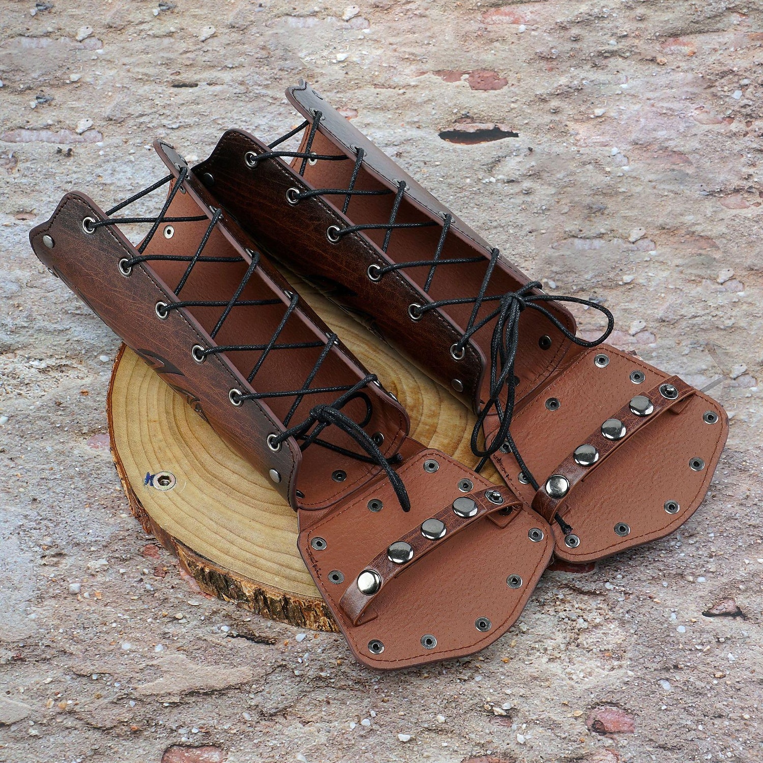 Vintage Punk e gótico Medieval Traje Cosplay Armas e Armaduras Pulseira Guerreiro Cavalheiro Viking Tiro com arco Homens Viking Dia Das Bruxas Baile de Máscaras Espetáculo Palco feira renascentista de 2025 por $23.99 –P1