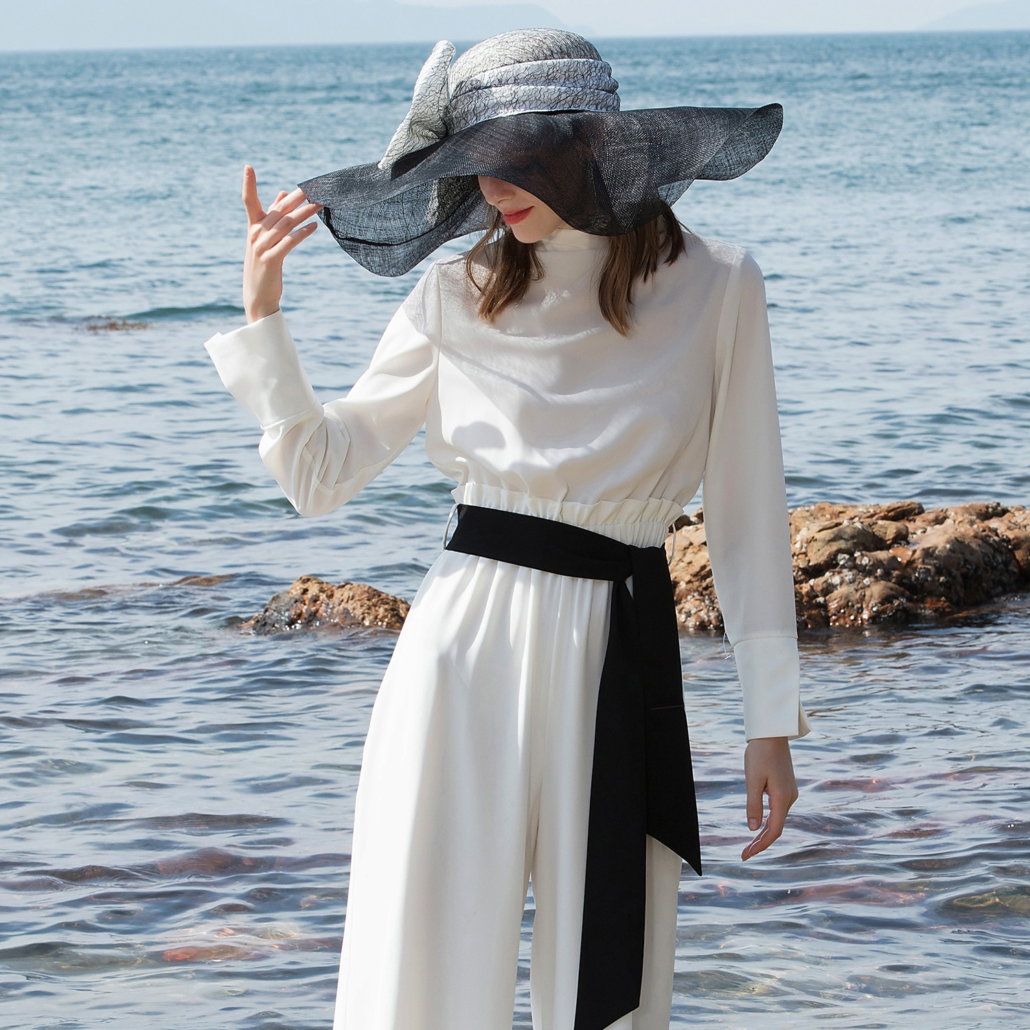 hüte kopfschmuck sinamay melone / cloche hut sonnenhut sinamay hut strand damentag elegant britisch mit schleife spleißen kopfschmuck kopfbedeckung abschluss 2025 - $81.99 –P13