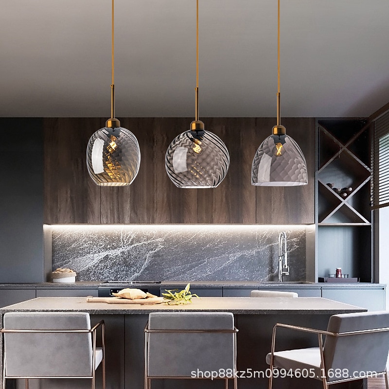 Lampes suspendues à LED îlot de cuisine en verre 10 "éclairage en verre soufflé à la main luminaires d'entrée de foyer de ferme moderne globe suspendu au plafond sur la table ambre/gris fumé 110-240v de 2025 ? $135.99 –P2