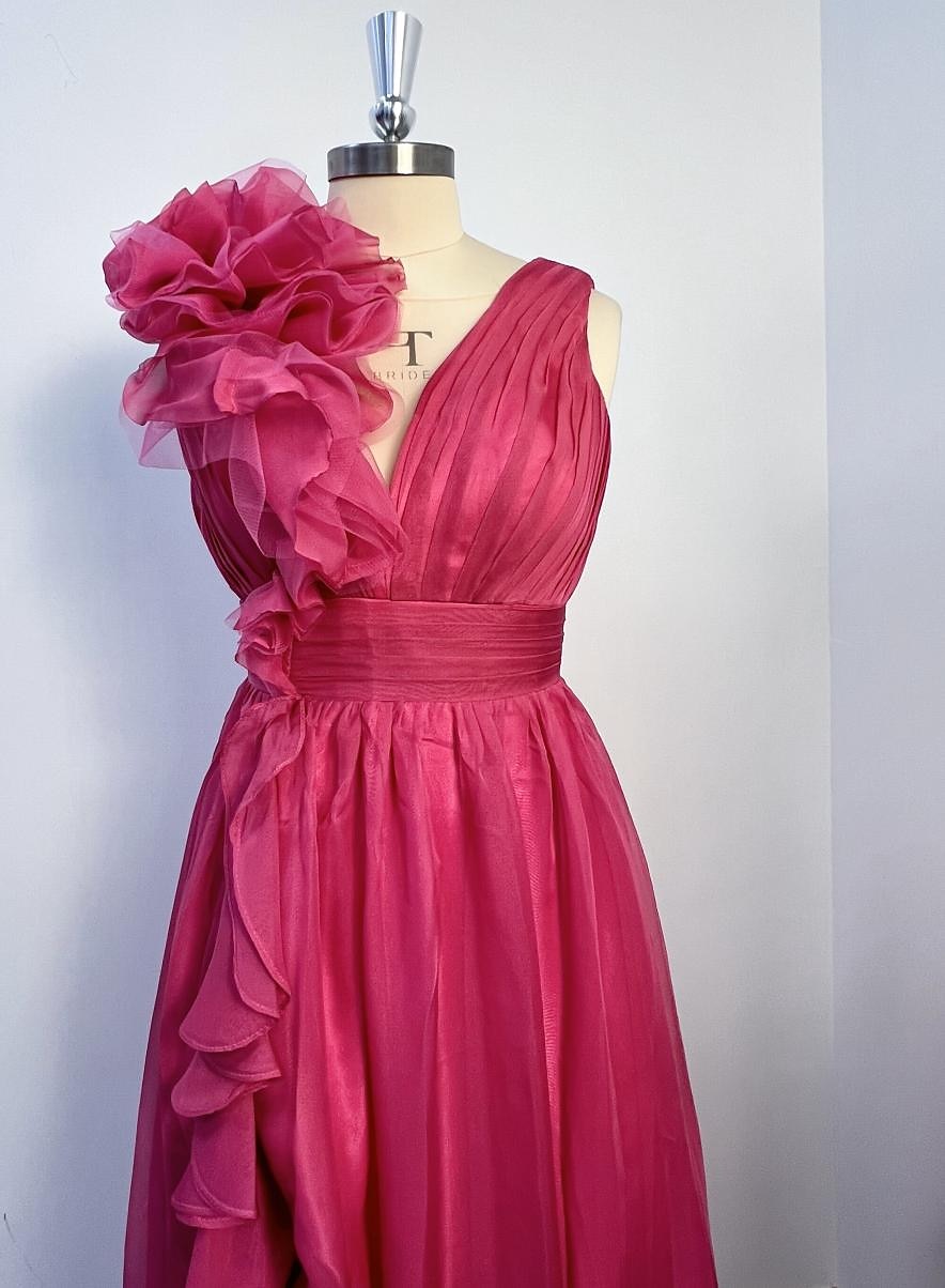 Abito da matrimonio sulla spiaggia A-Line Abito di Natale Gown serale Stile celebrity Abito rosso verde Formale Ospite di matrimonio lungo fino al pavimento senza maniche scollo a V in chiffon con del 2025 a $179.99 –P2