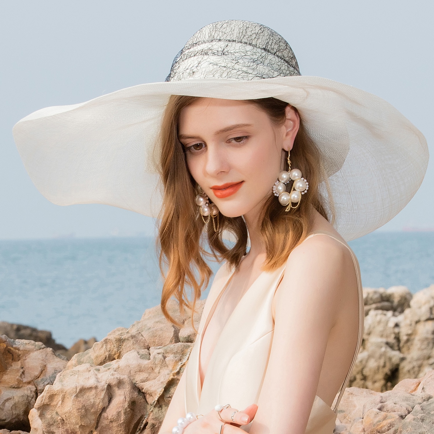 hüte kopfschmuck sinamay melone / cloche hut sonnenhut sinamay hut strand damentag elegant britisch mit schleife spleißen kopfschmuck kopfbedeckung abschluss 2025 - $81.99 –P4