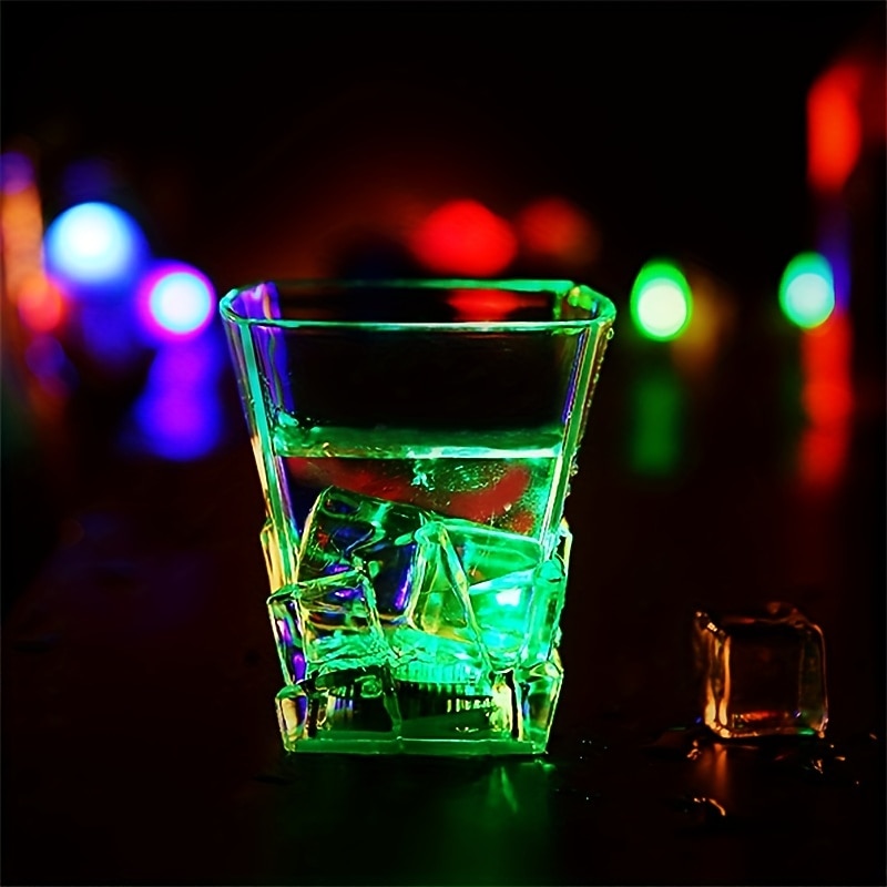 Tasse à flash LED Oktoberfest 1 pièce avec interrupteur à capteur tasse lumineuse colorée à whisky tasse à bière colorée à induction pour bar fête boîte de nuit de 2025 ? $4.99 –P7