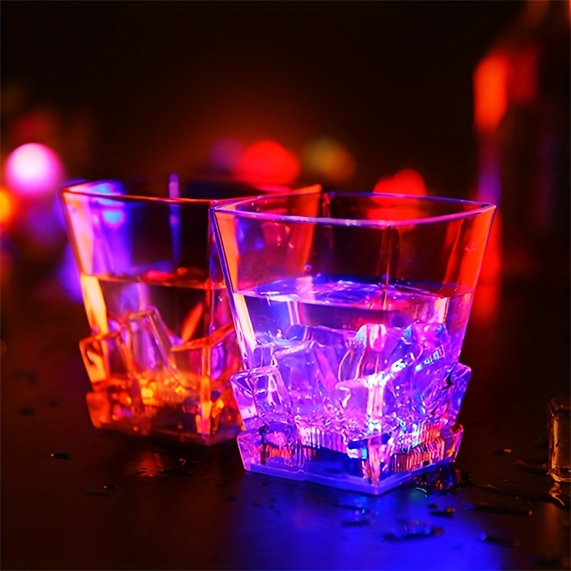 Tasse à flash LED Oktoberfest 1 pièce avec interrupteur à capteur tasse lumineuse colorée à whisky tasse à bière colorée à induction pour bar fête boîte de nuit de 2025 ? $4.99 –P1