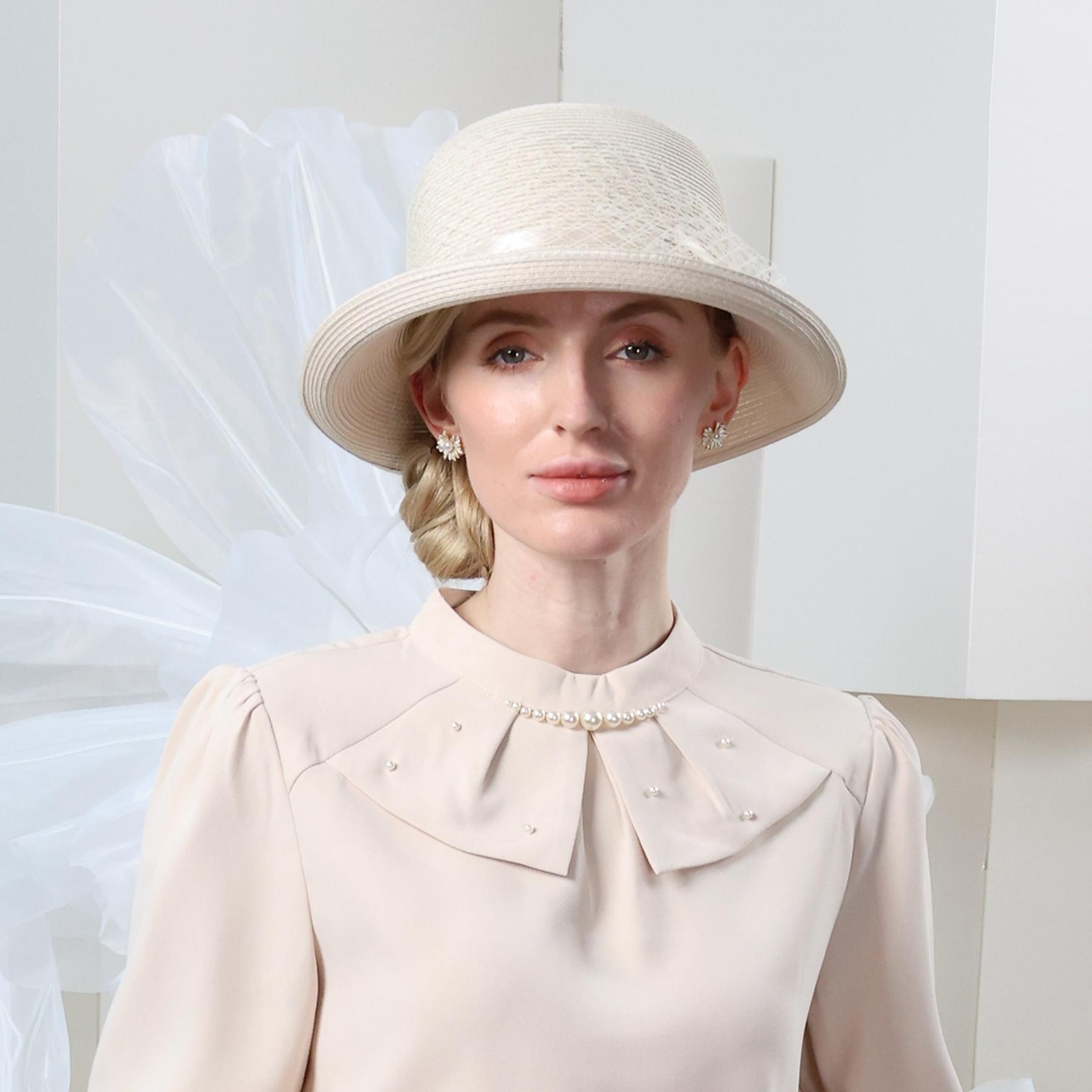 cappelli in fibra bombetta / cappello a cloche cappello a secchiello cappello floscio protezione solare classica da vacanza con copricapo in tulle copricapo del 2025 a $31.99 –P8