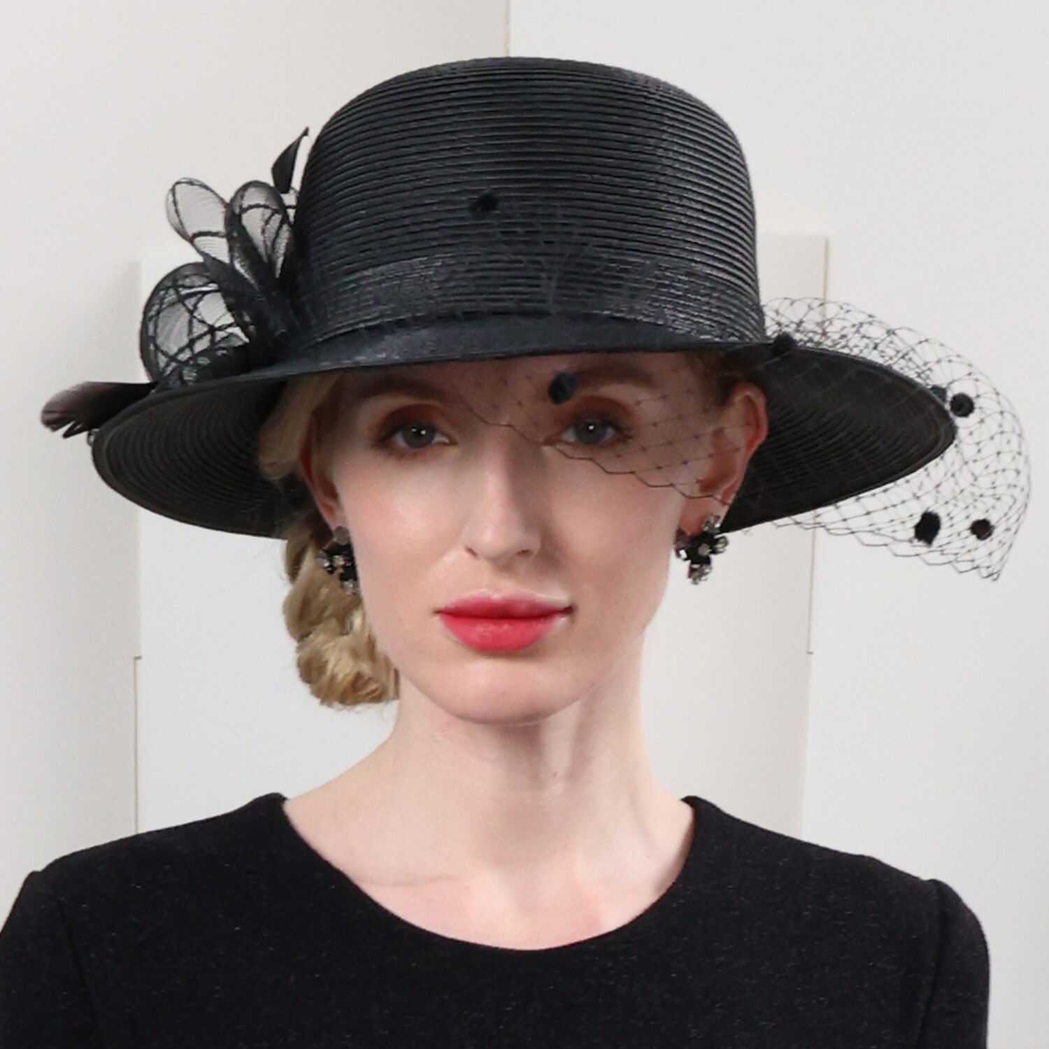 čepice polyesterové vlákno buřinka / cloche klobouk kbelík klobouk slaměný klobouk svatební čajový dýchánek elegantní svatba s peřím krajka boční pokrývka hlavy pokrývka hlavy 2025 - $37.99 –P10