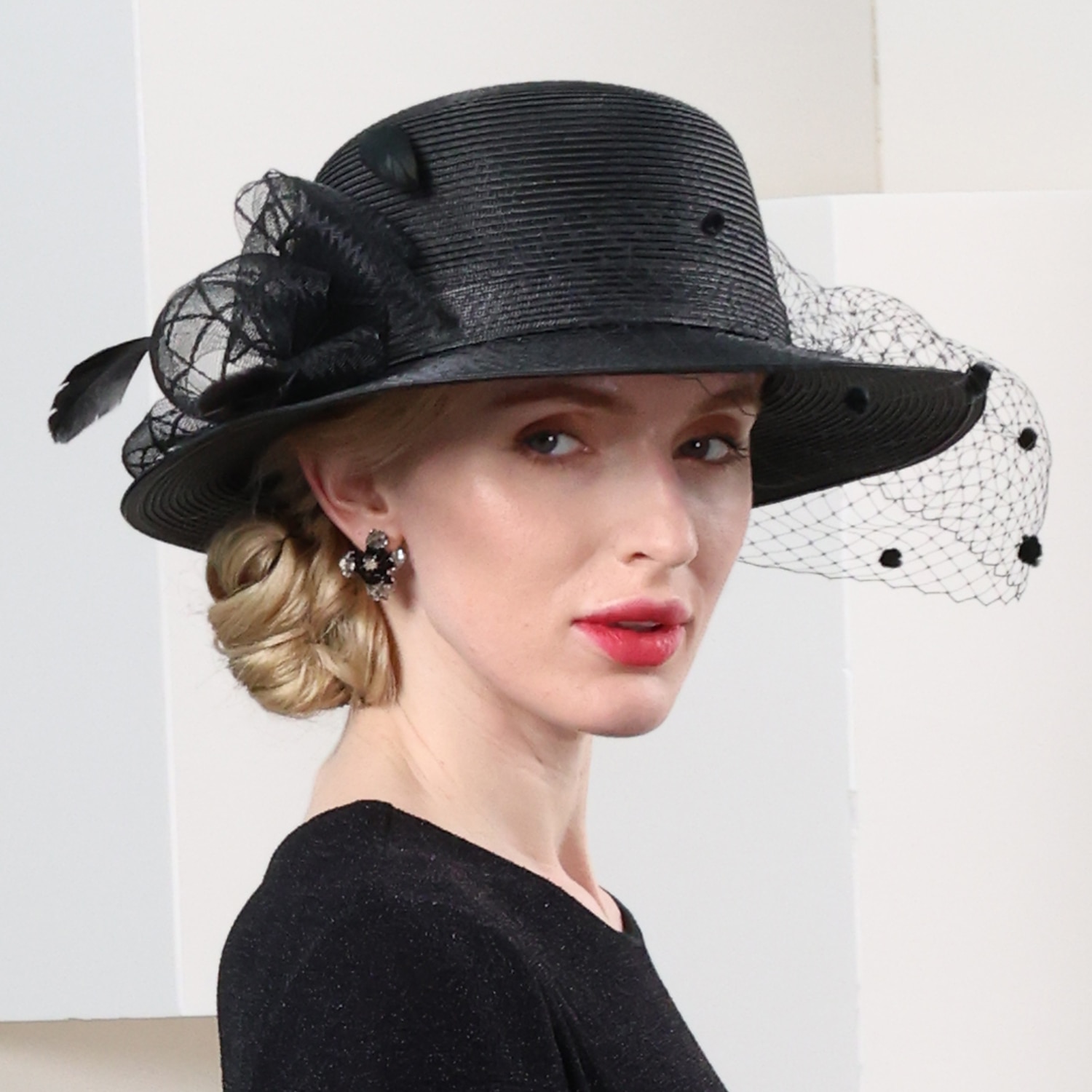 čepice polyesterové vlákno buřinka / cloche klobouk kbelík klobouk slaměný klobouk svatební čajový dýchánek elegantní svatba s peřím krajka boční pokrývka hlavy pokrývka hlavy 2025 - $37.99 –P8