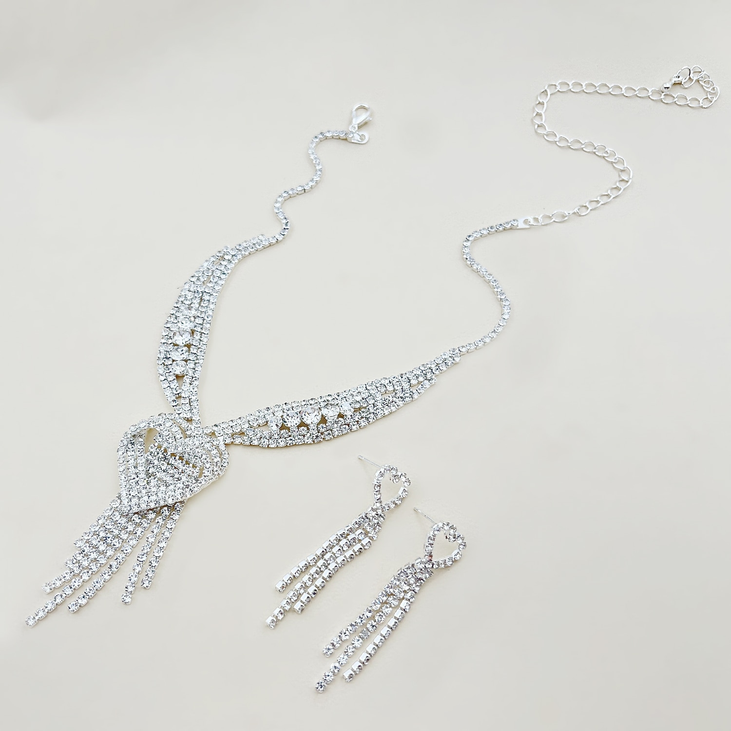 Bruidssieradensets 1 set Legering 1 Ketting Oorbellen Dames Modieus Gepersonaliseerde Luxe Kwastje Hart Sieraden set Voor Bruiloft Feest / Avond Lahja 2025 - $9.99 –P4