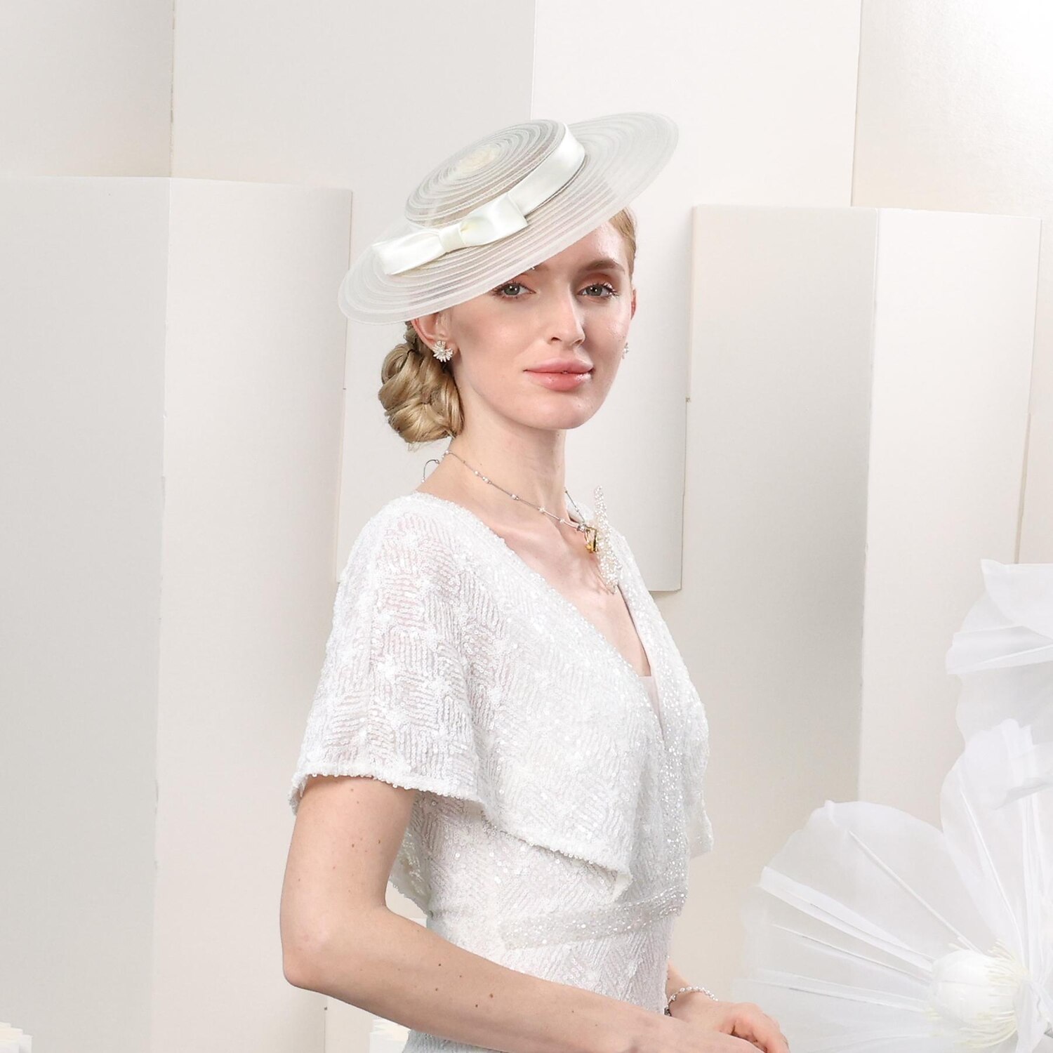 fejpántok kalapok tüll szalma tál / cloche sapka csészealj kalap cilinder tea party lovasverseny romantikus brit csípős fejdísz fejfedő 2025 - $29.99 –P9