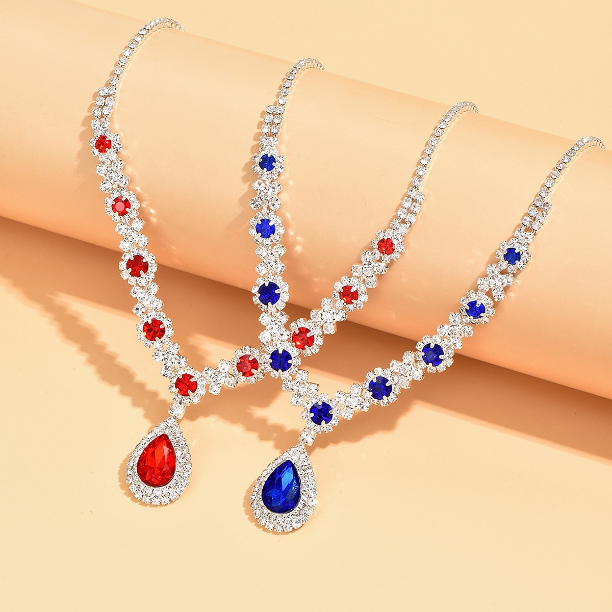 Ensemble de Bijoux Costume Monopièce Boucles d'oreilles en Rhinestones Collier Mode Femme Élégant Cool Charmant Classique Perle Irregulière Ensemble de Bijoux Pour Fête de Mariage robe à impressionner de 2025 ? $28.99 –P2