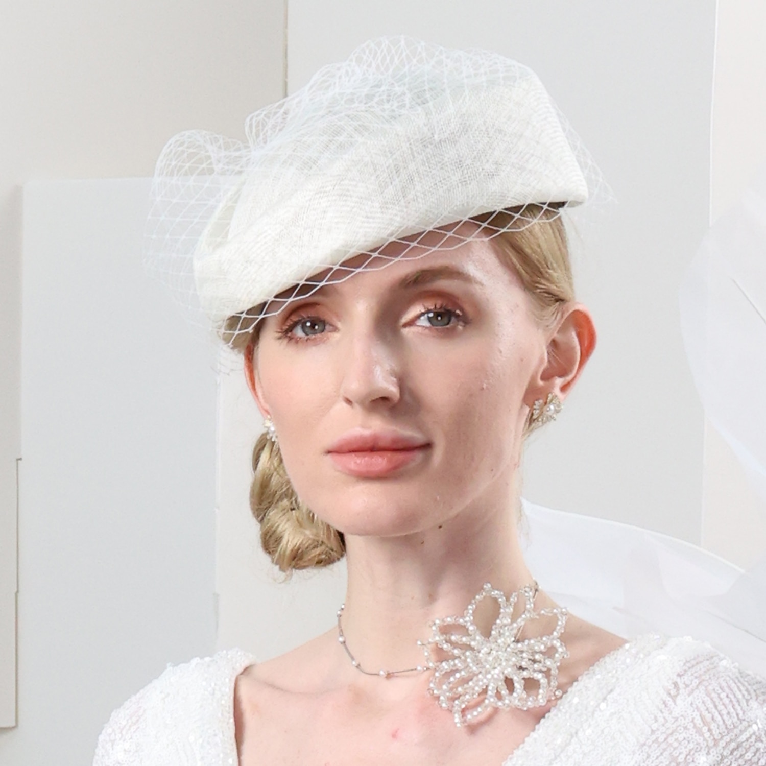 Hüte Sinamay Scheibenhut Pillbox-Hut Schleierhut Cocktail Abendgesellschaft Elegant Britisch Mit Schleife Tüll Kopfschmuck Kopfbedeckung 2026 - $51.99 –P5