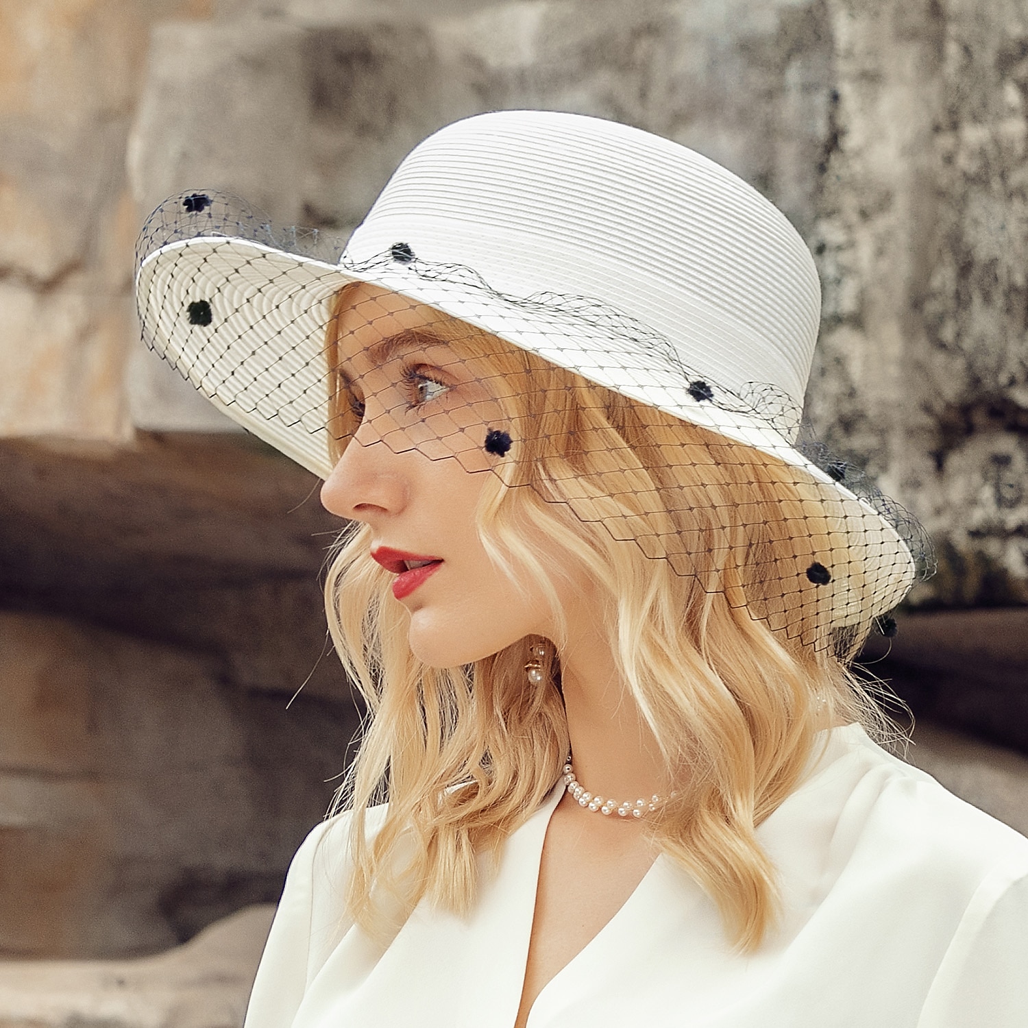 čepice polyesterové vlákno buřinka / cloche klobouk kbelík klobouk slaměný klobouk svatební čajový dýchánek elegantní svatba s peřím krajka boční pokrývka hlavy pokrývka hlavy 2025 - $37.99 –P1