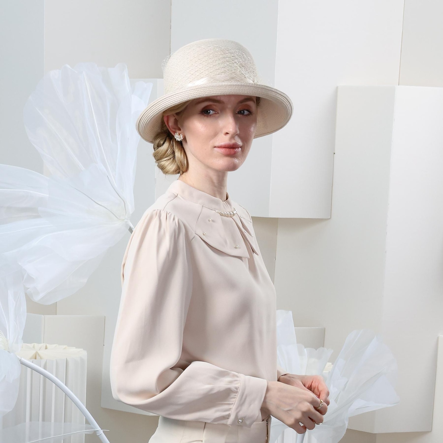 cappelli in fibra bombetta / cappello a cloche cappello a secchiello cappello floscio protezione solare classica da vacanza con copricapo in tulle copricapo del 2025 a $31.99 –P9