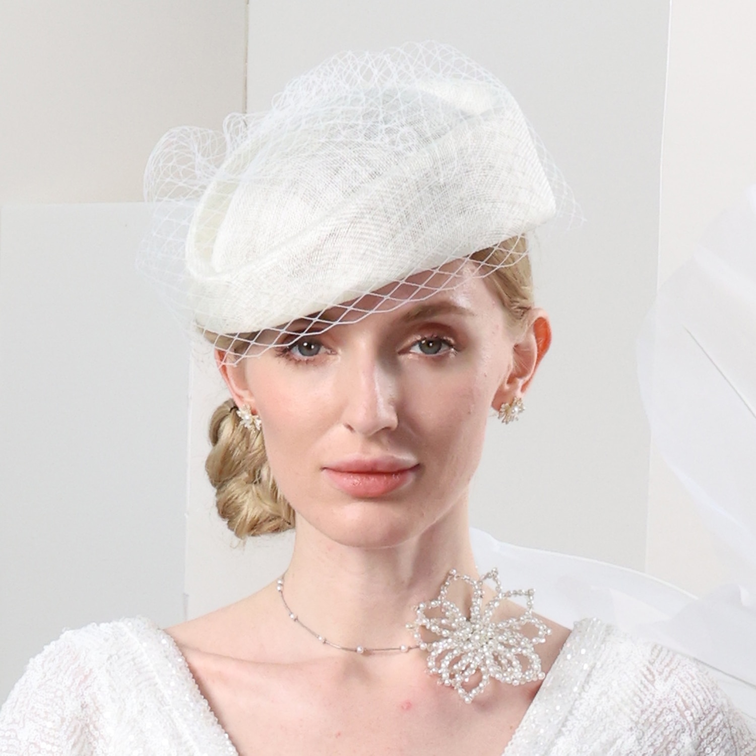 Hüte Sinamay Scheibenhut Pillbox-Hut Schleierhut Cocktail Abendgesellschaft Elegant Britisch Mit Schleife Tüll Kopfschmuck Kopfbedeckung 2026 - $51.99 –P2