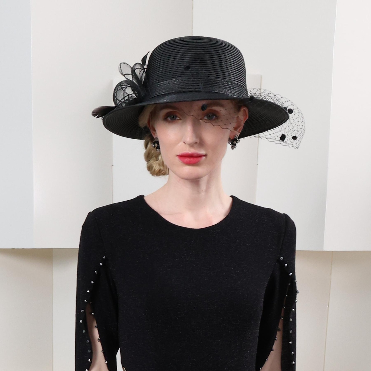 čepice polyesterové vlákno buřinka / cloche klobouk kbelík klobouk slaměný klobouk svatební čajový dýchánek elegantní svatba s peřím krajka boční pokrývka hlavy pokrývka hlavy 2025 - $37.99 –P15
