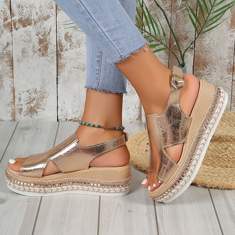 Damesandaler med metallisk gullfarget espadriller i kunstskinn med åpen tå og spenne, uformelle sommerkilesko for ferie, strand og hverdagsantrekk. 2025 - $34.99 –P10