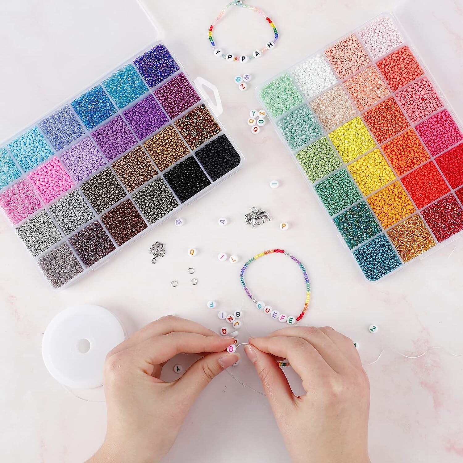 36000pcs perles de rocaille en verre 2mm perles 48 couleurs 12/0 petites perles de bracelets et 260 perles de lettre pour l'artisanat de fabrication de bijoux, kit de fabrication de bracelets de 2025 ? $26.99 –P4