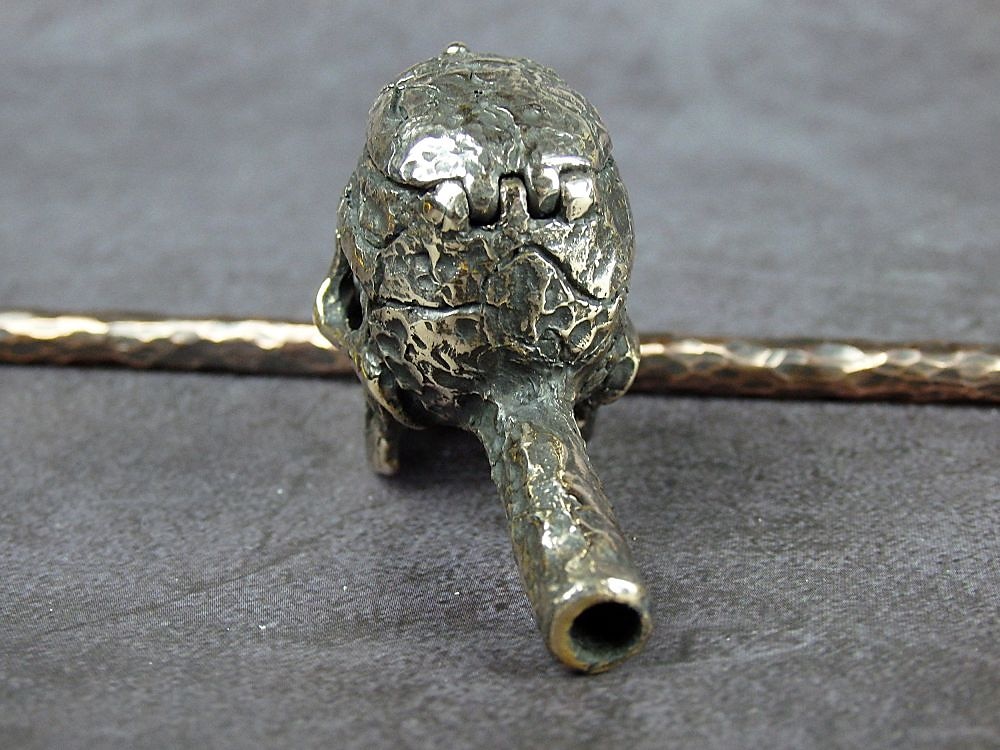 pipa da fumo con teschio umano di halloween, set da fumo creativo fatto a mano, teschio in miniatura in bronzo personalizzato, regalo unico per il fumatore, arredamento di halloween fatto a mano del 2025 a $13.99 –P4