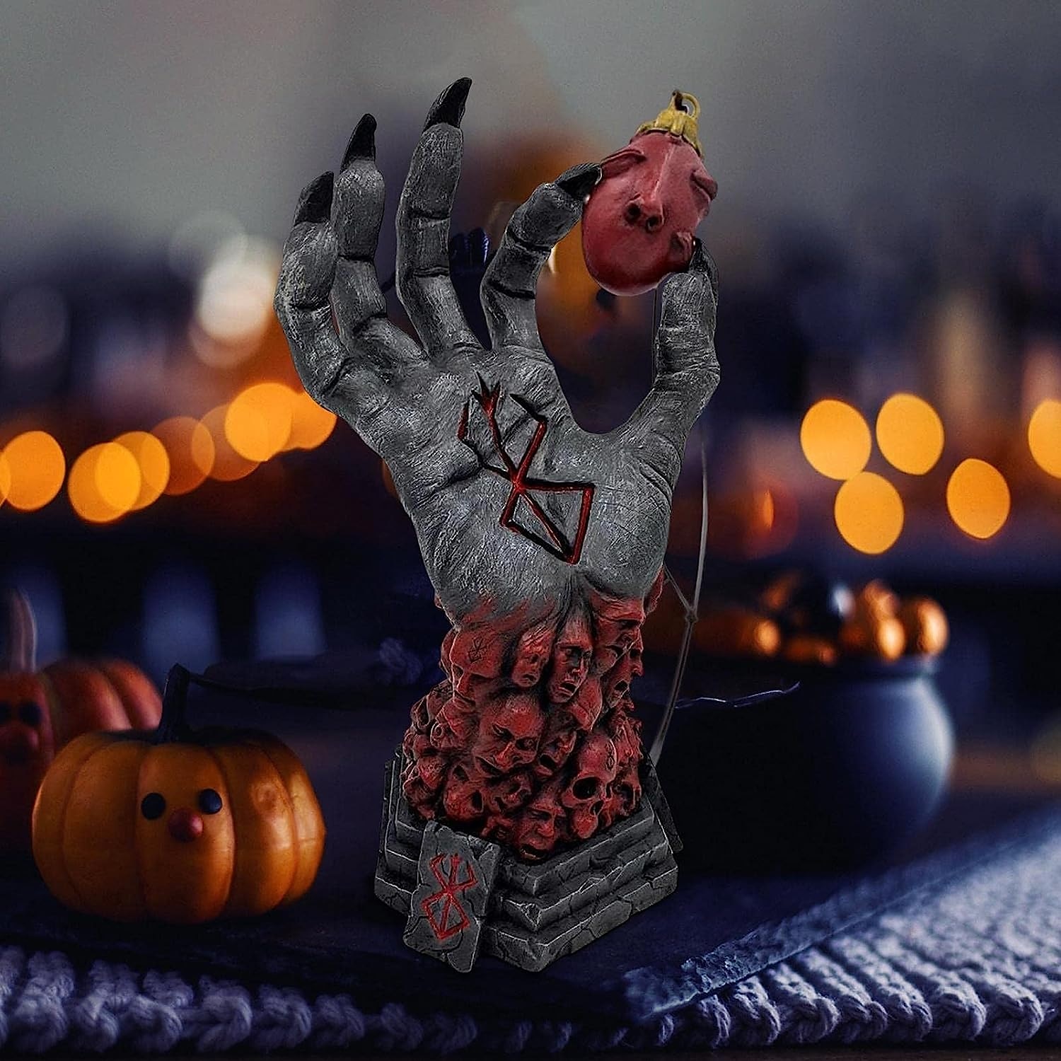 2025年 ハロウィーンベルセルク神の手、恐怖フィギュア像、アニメ手作り樹脂オーナメント、ハロウィーンスケルトンフィギュア、ファンコレクションホームデコレーション用クラフトデスクおもちゃギフト  コレクション – $32.99 –P1