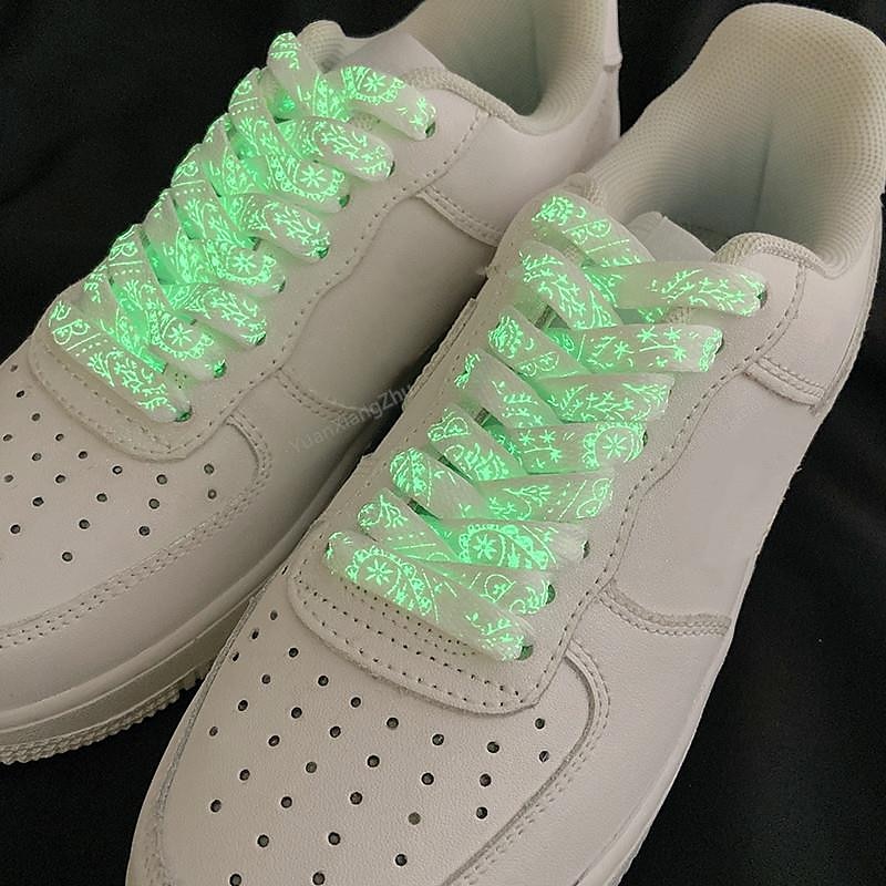 Cordones con estampados que brillan en la oscuridad para las Air Force 1: cordones planos luminosos para Halloween, Navidad, fiestas y personalización de ropa urbana. 2025 - €6.99 –P4