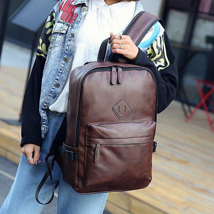 Sac à dos en similicuir noir pour homme avec poche avant zippée – Sac élégant et imperméable pour ordinateur portable, idéal pour le travail, l'université ou les déplacements quotidiens de 2025 ? $26.99 –P2