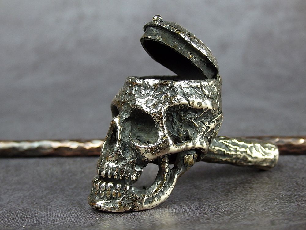 pipa da fumo con teschio umano di halloween, set da fumo creativo fatto a mano, teschio in miniatura in bronzo personalizzato, regalo unico per il fumatore, arredamento di halloween fatto a mano del 2025 a $13.99 –P1