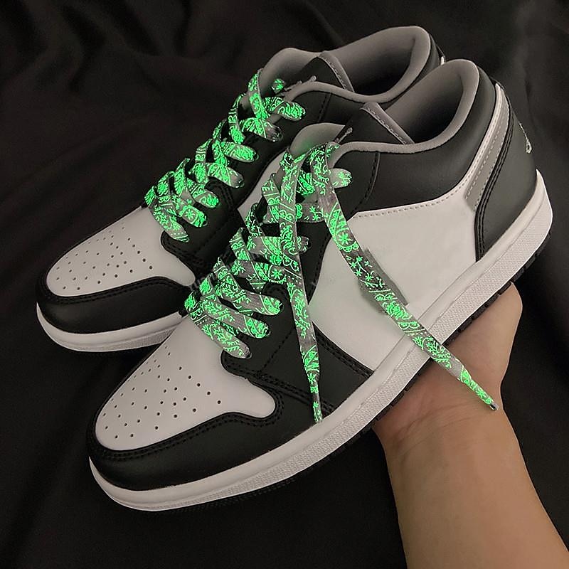 Cordones con estampados que brillan en la oscuridad para las Air Force 1: cordones planos luminosos para Halloween, Navidad, fiestas y personalización de ropa urbana. 2025 - €6.99 –P3