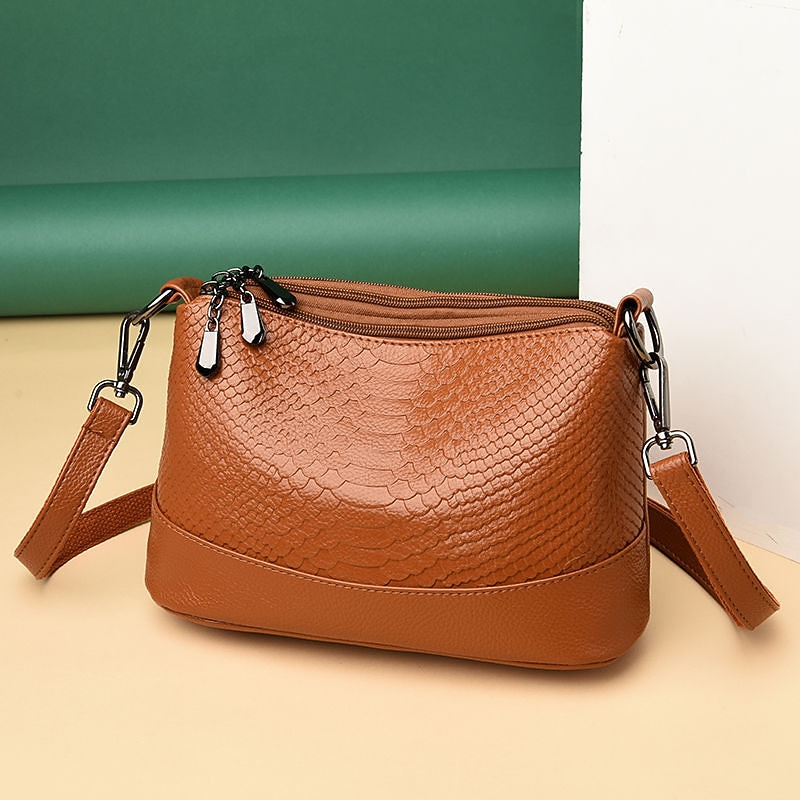 Mulheres Bolsa crossbody Bolsa de ombro Bolsa Hobo Couro PU Compras Diário Ziper Grande Capacidade Prova-de-Água Durável Côr Sólida Cobra Vermelho Vinho rei da terra Preto de 2025 por $26.99 -P9