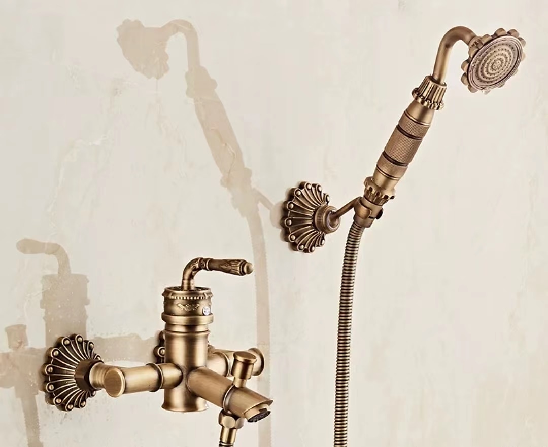 set rubinetti doccia a parete in ottone vintage, sistema doccia spruzzatore portatile, con bocca vasca fredda e tubo caldo del 2025 a $129.99 –P1