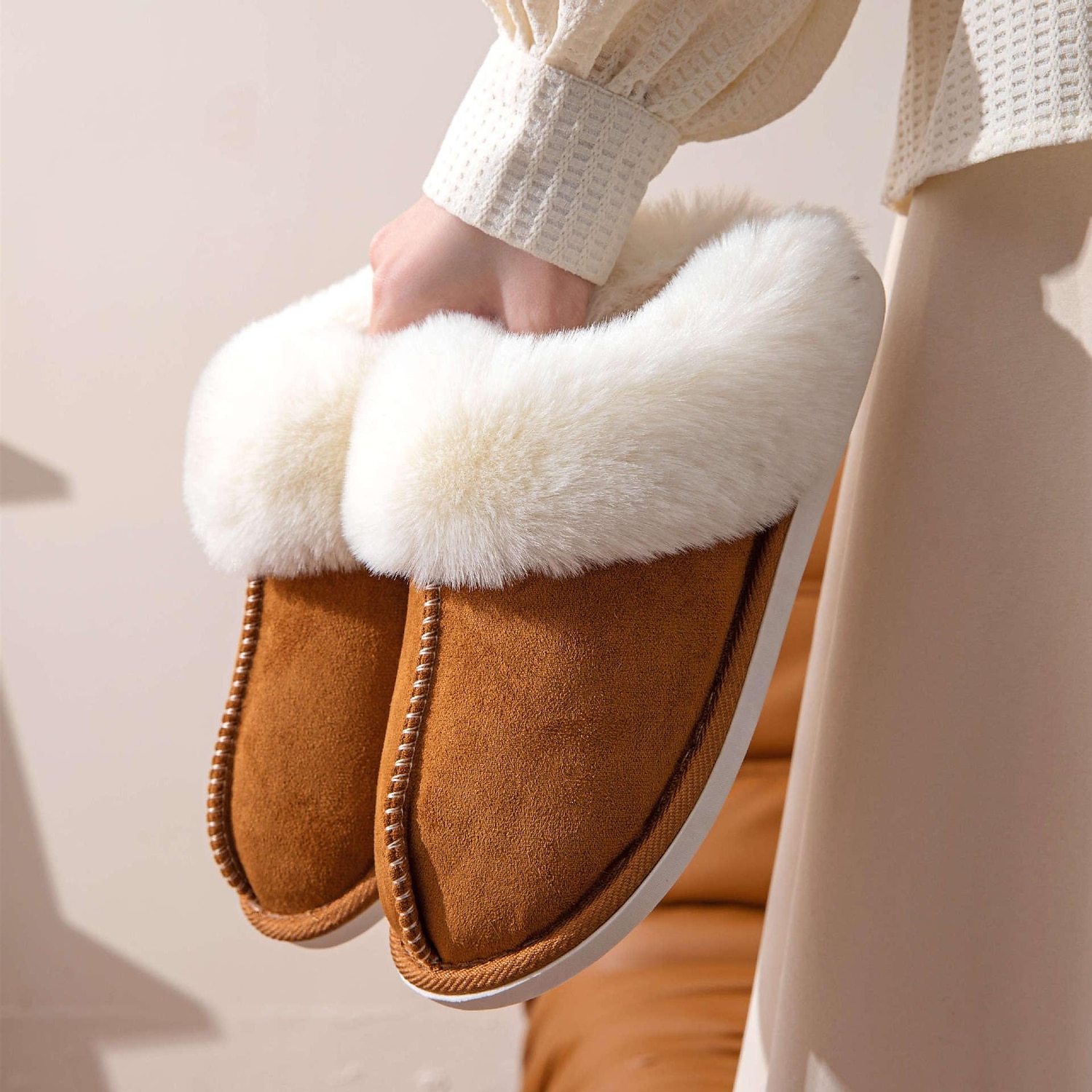 pantoufles confortables doublées de polaire pour femmes avec col en fausse fourrure - chaussures d'intérieur chaudes pour l'hiver en rose et gris de 2025 ? $19.99 –P6
