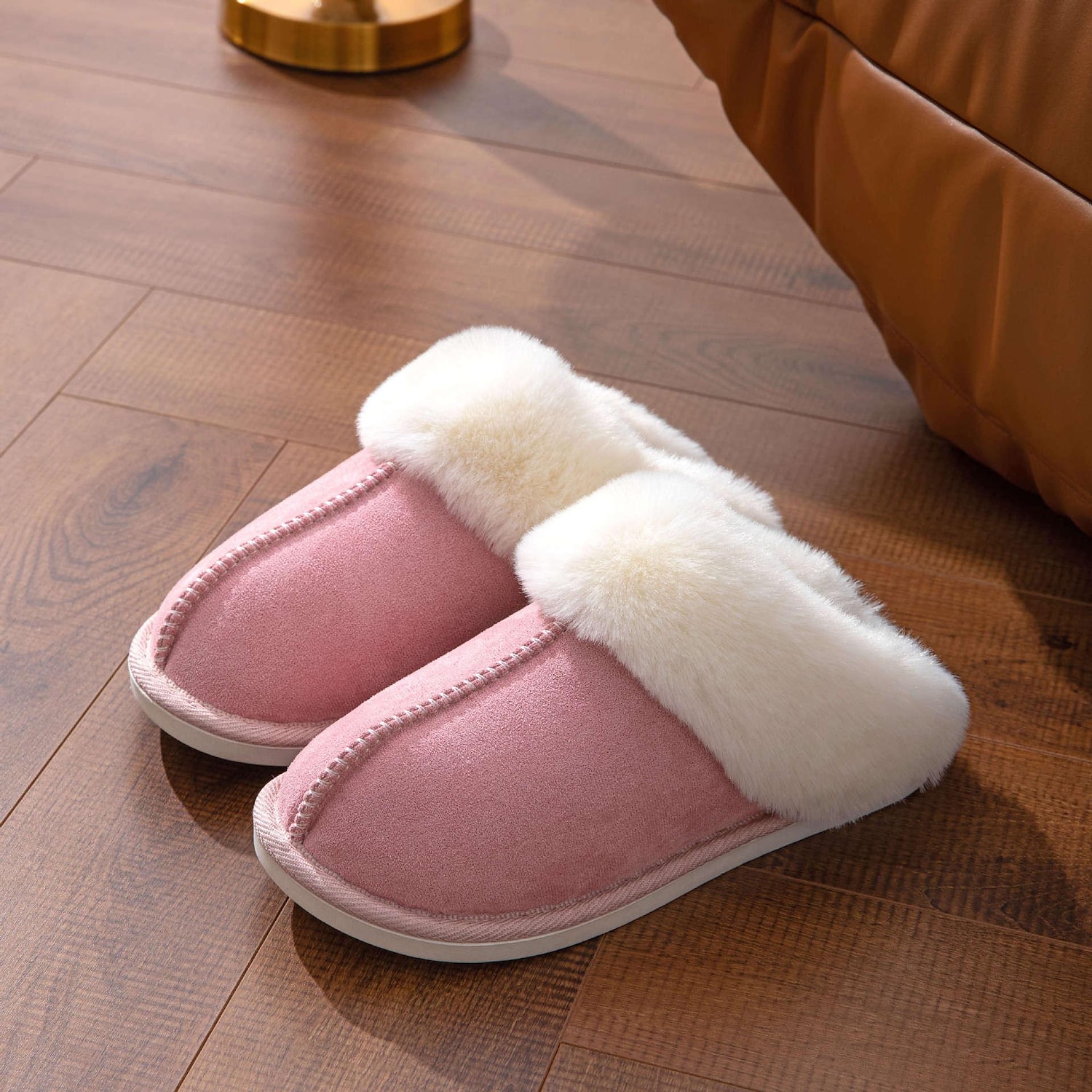 pantoufles confortables doublées de polaire pour femmes avec col en fausse fourrure - chaussures d'intérieur chaudes pour l'hiver en rose et gris de 2025 ? $19.99 –P5