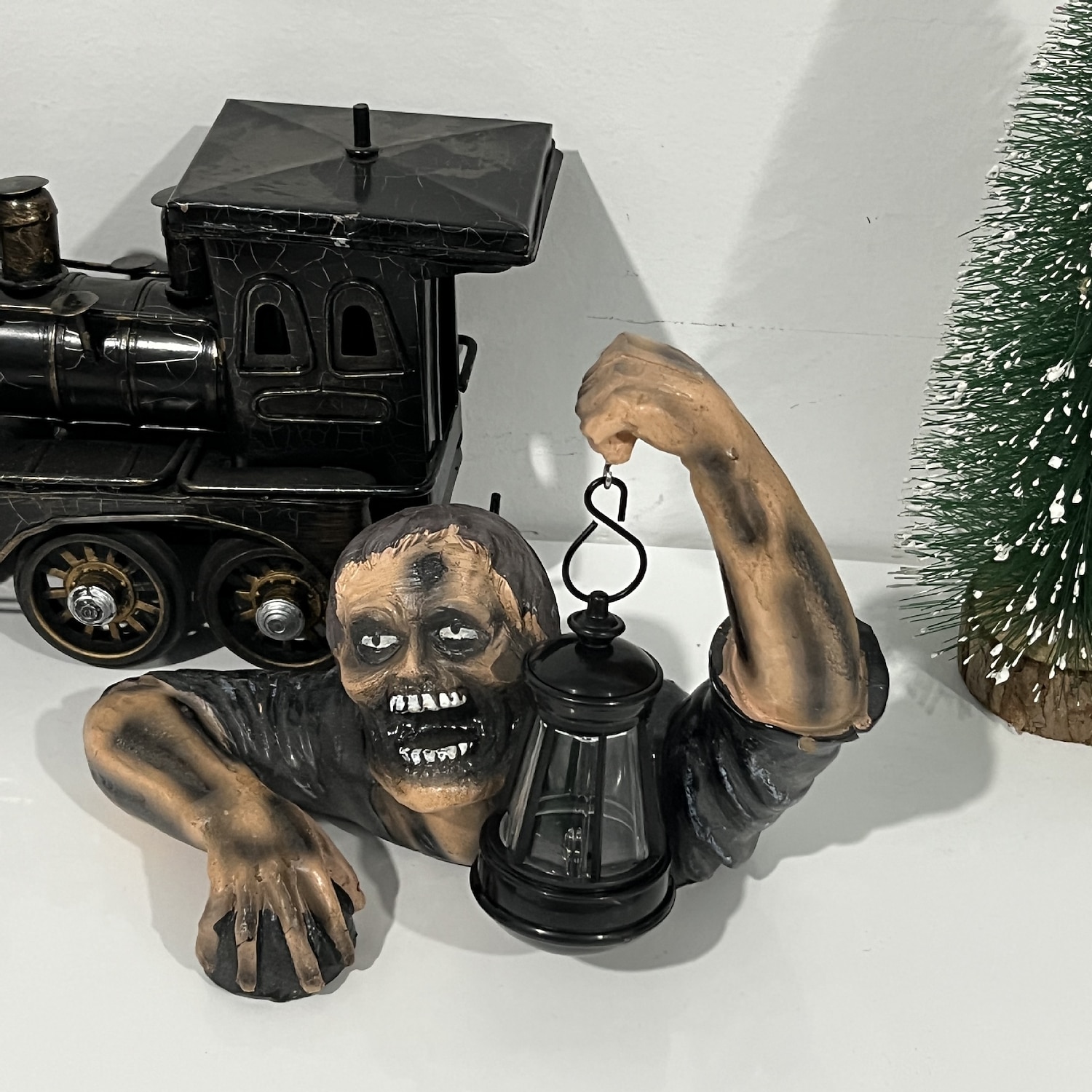 Gruselige Halloween-Zombie-Handlichtornamente aus Kunstharz für Horrorstatuen und Gartendekorationen 2026 - $18.99 –P9