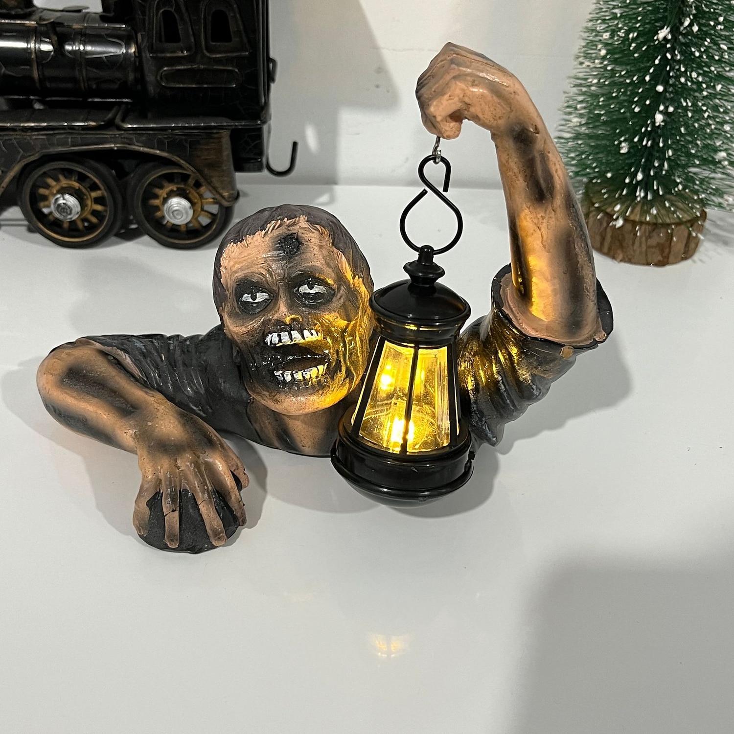 Gruselige Halloween-Zombie-Handlichtornamente aus Kunstharz für Horrorstatuen und Gartendekorationen 2026 - $18.99 –P6