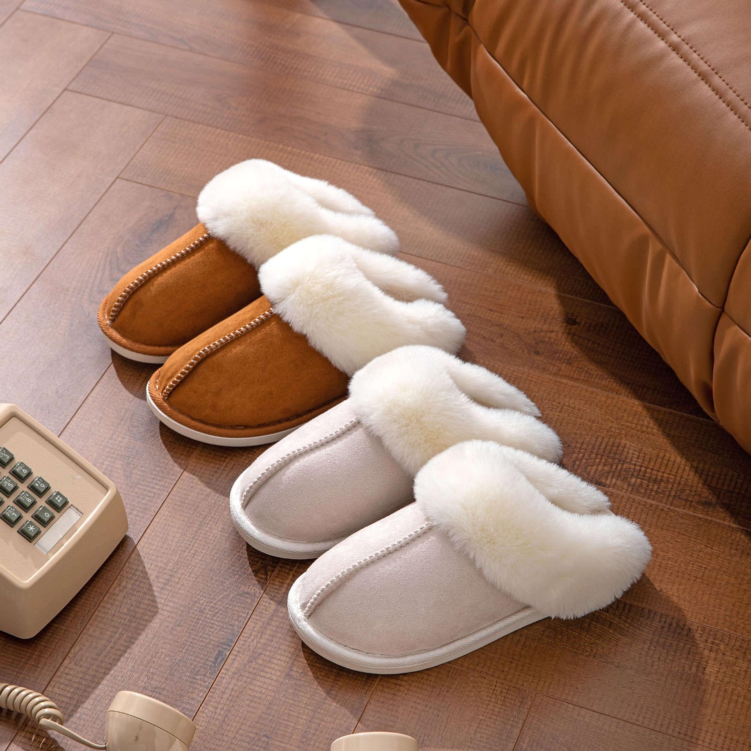 pantoufles confortables doublées de polaire pour femmes avec col en fausse fourrure - chaussures d'intérieur chaudes pour l'hiver en rose et gris de 2025 ? $19.99 –P10