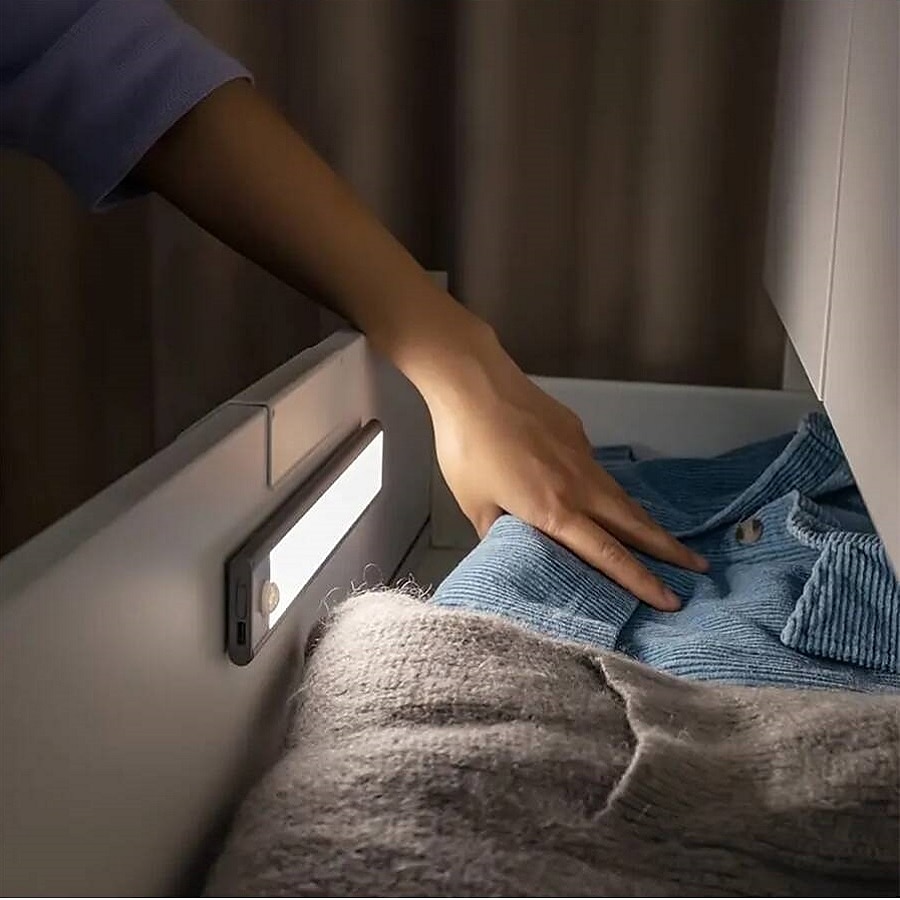 Lampe murale LED avec détecteur de mouvement sans fil, veilleuses led usb, lampes de nuit rechargeables par usb pour armoire de cuisine, lampe de garde-robe, escalier 10/20/30/40cm de 2025 ? $9.99 –P2