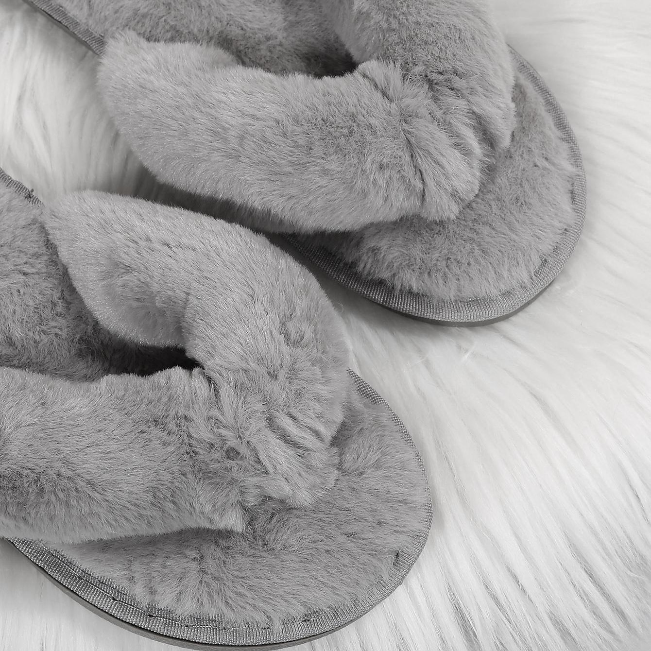 női fuzzy flip-flop papucs – hangulatos műszőrme plüss lapos szandál a beltéri kényelemért 2025 - $19.99 –P12