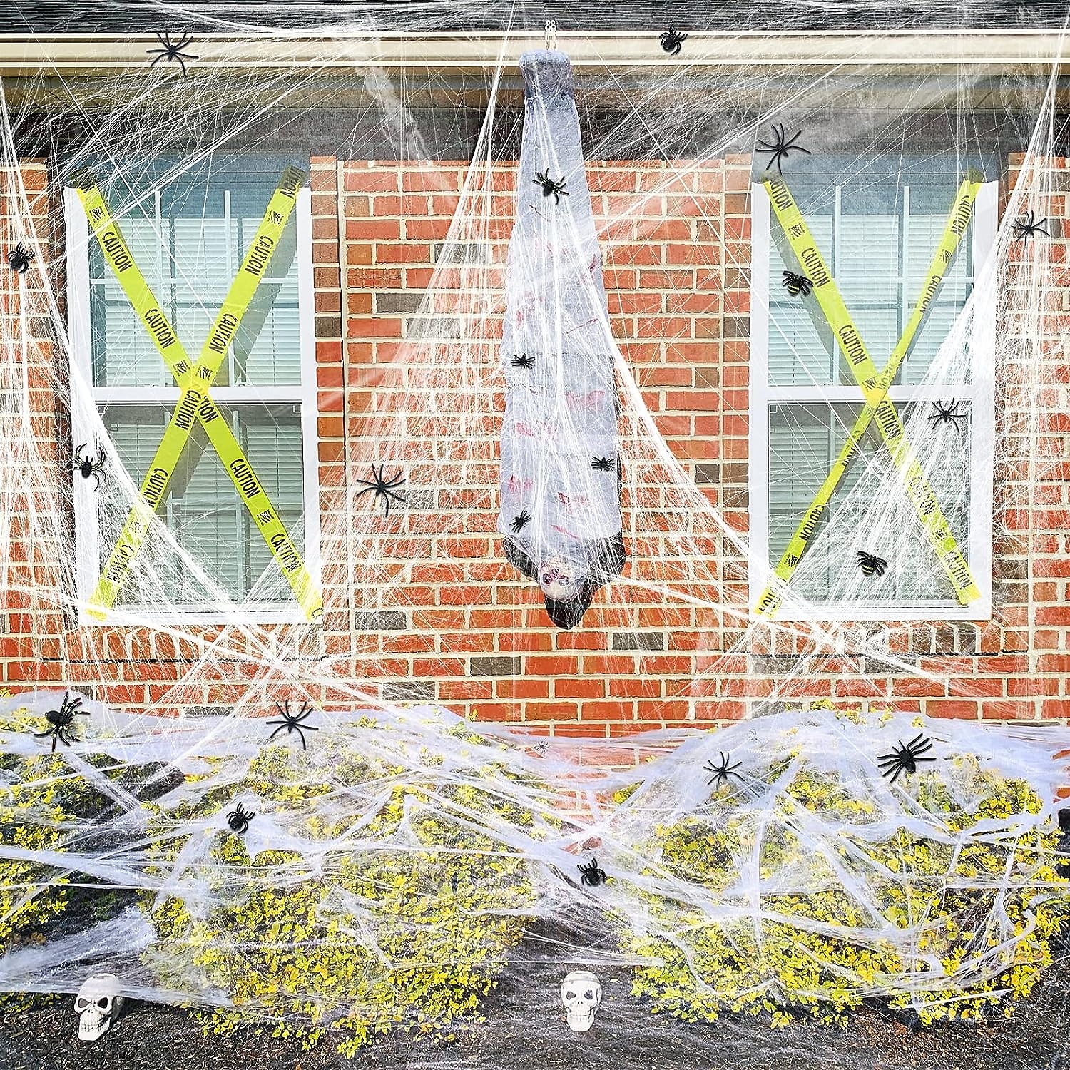 Decorações de teias de aranha de Halloween com aranhas falsas extras, teias de aranha super elásticas para decoração de Halloween interna e externa de 2025 por $9.49 –P5