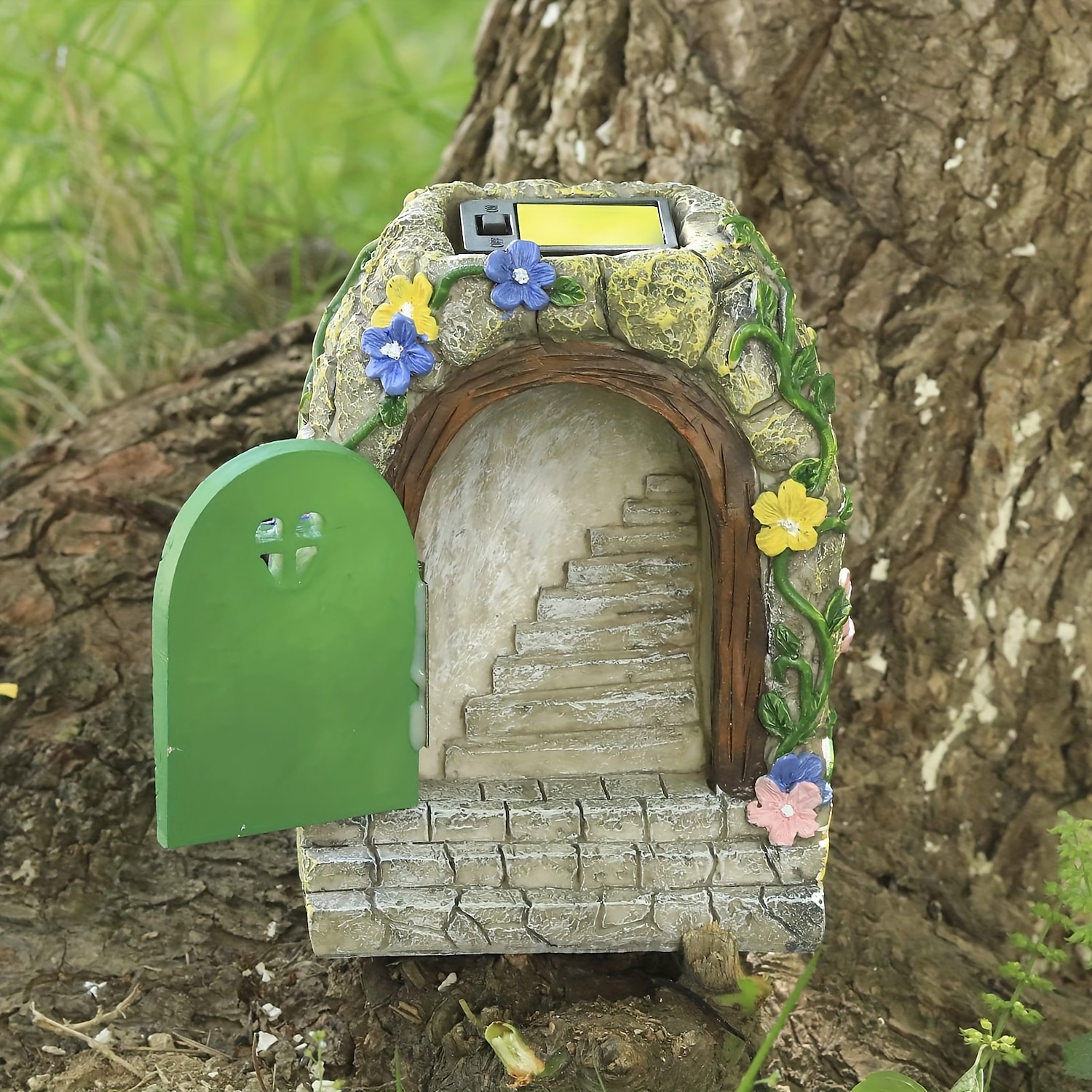 napelemes tündérajtó kerti miniatúrák, tündérajtó lépcsőkkel, gyanta tündér kerti kiegészítők, fa kerti lakberendezés, vízálló kerti fényes díszek 2025 - $28.99 –P3